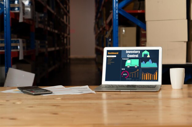 Foto aplicación de software de gestión de almacenes en computadora para monitoreo en tiempo real