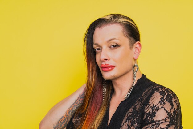 Apoio conceitual de retratos masculinos transexuais para gays, lésbicas, transgêneros e contra a homofobia