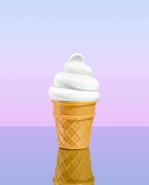 Appetitreiches frisches cremiges Eis auf einem farbenfrohen Hintergrund Sommer und süßes Produkt