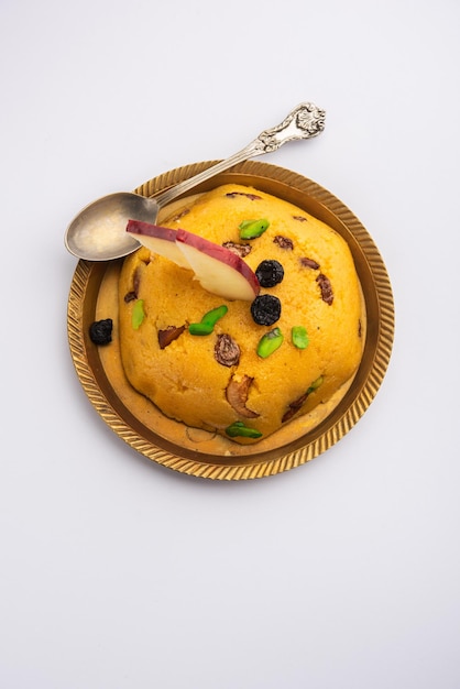 Apple Sheera oder Halwa oder Pudding ist ein klassisches Dessert aus Indien