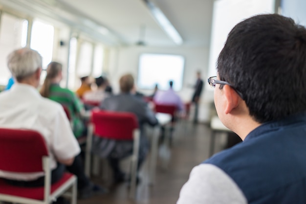 Apresentação na universidade