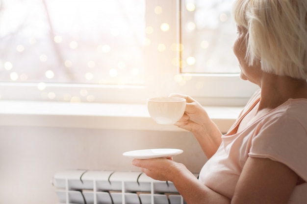 Aproveitando a hora do café em casa.