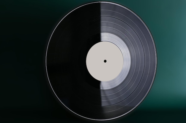 Aproximação clássica de discos de vinil em uma música de armazenamento de dados obsoleta de fundo verde