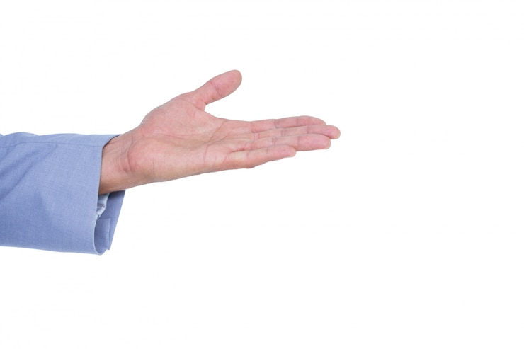 Foto apuesto hombre de negocios gesticulando con las manos