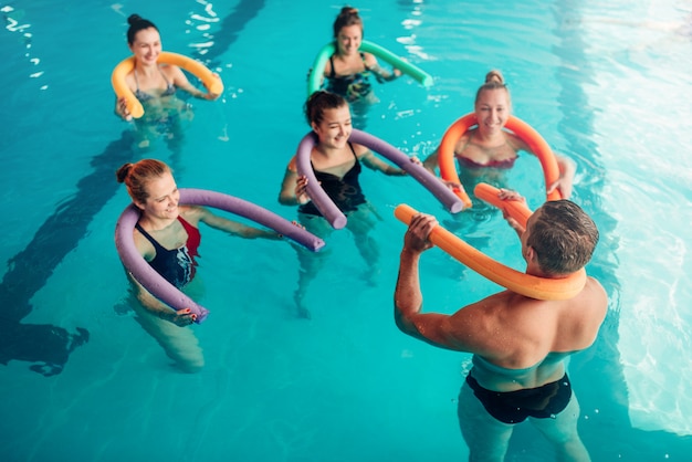 Aqua aeróbicos, deporte acuático saludable