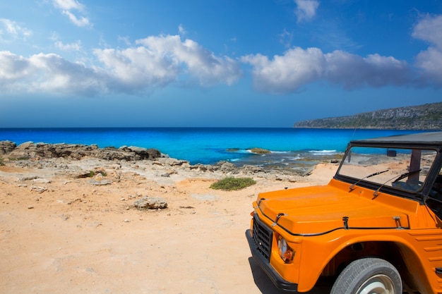 aqua formentera mar es calo y carro vintage