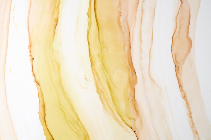 Foto aquarela ocre abstrata sobre fundo branco. manchas de tinta marrom amarelo laranja e manchas na água, papel de parede de arte líquida fluido de luxo, mistura de cores do outono