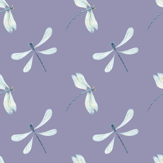 Aquarela sem costura padrão com libélulas esvoaçantes em um fundo violeta, ilustração de verão para cartões postais, tecidos, embalagens