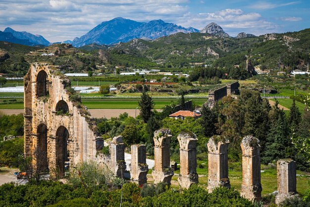 aqueduto da antiga cidade de Aspendos, Turquia.