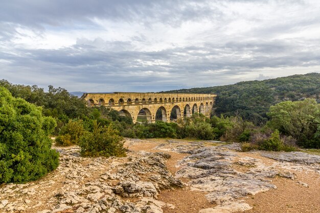 Foto aqueduto romano de pont du gard na frança