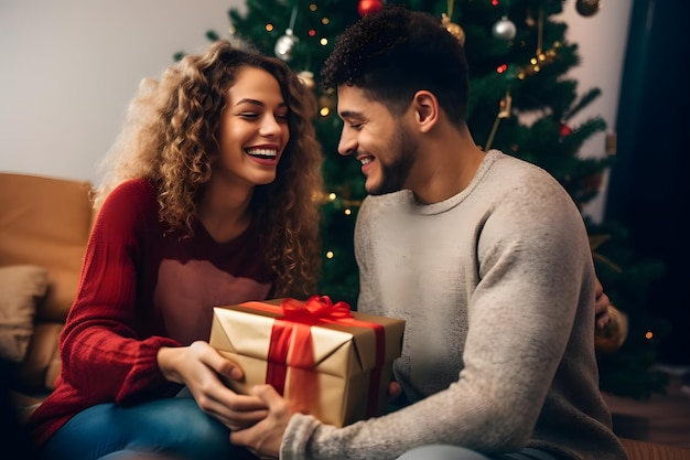 Araffe-Paar sitzt auf dem Boden mit einem Weihnachtsgeschenk vor einem weihnachtsbaum Generative KI