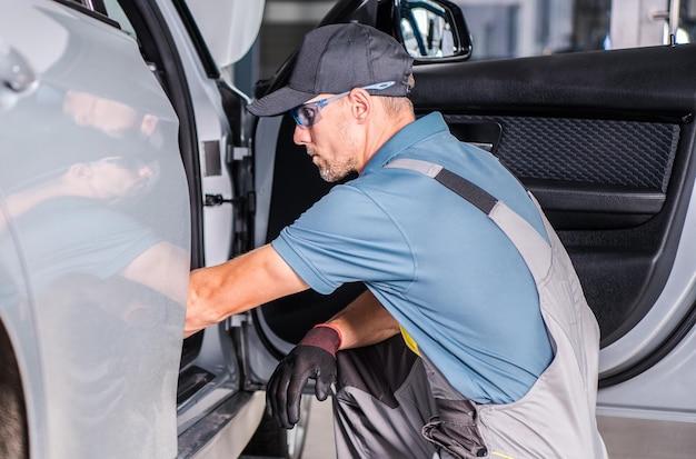 Arbeiter in der Automobilindustrie