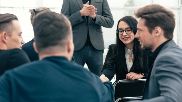 Arbeitsgruppe zur Diskussion der Finanzstrategie auf einer Hauptversammlung