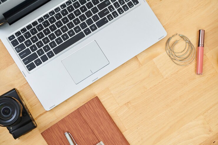Foto arbeitsplatz mit laptop