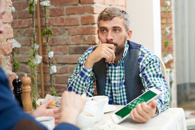 Arbeitstreffen in informeller Atmosphäre