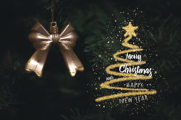 Árbol de Navidad con adornos y texto Feliz Navidad y Próspero Año Nuevo.