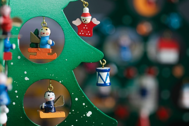 Foto Árbol de navidad decoración de juguetes de madera