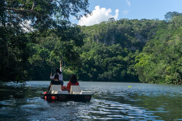 Arboleda Matanzas, paseo en bote por el río yumuri, imágenes de todo el lugar