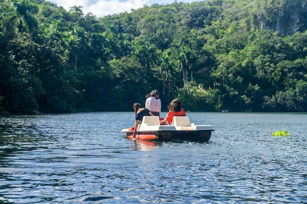 Arboleda Matanzas, paseo en bote por el río yumuri, imágenes de todo el lugar