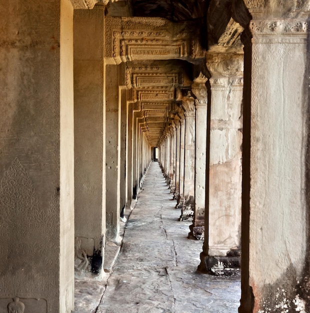 Arcada antiga em Angkor Wat Camboja