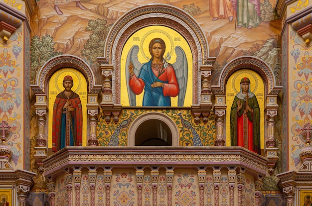 Arcángel Gabriel en las paredes de la iglesia