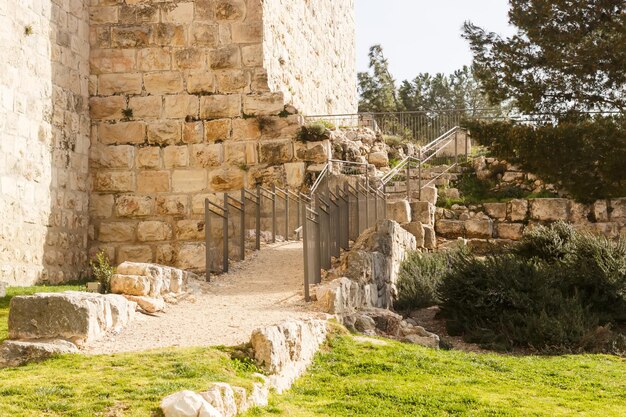 Archäologischer Park in der alten Stadtmauer in der Nähe des Jaffa-Tors