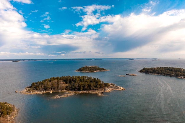 Archipel im Frühling in Finnland