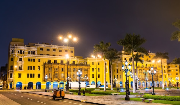 Architektur der Plaza de Armas in Lima Peru