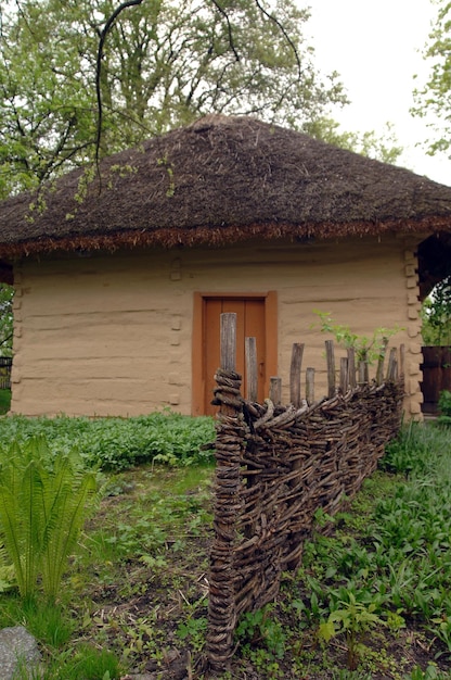 Architektur des alten Museumshauses im Freien