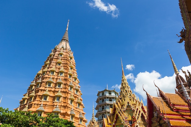 Architektur des thailändischen Tempels, wat thum sua, kanchanaburi Provinz, Thailand