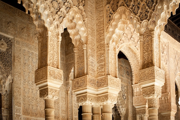 Architekturdetail des Alhambra-Palastes, Granada, Spanien