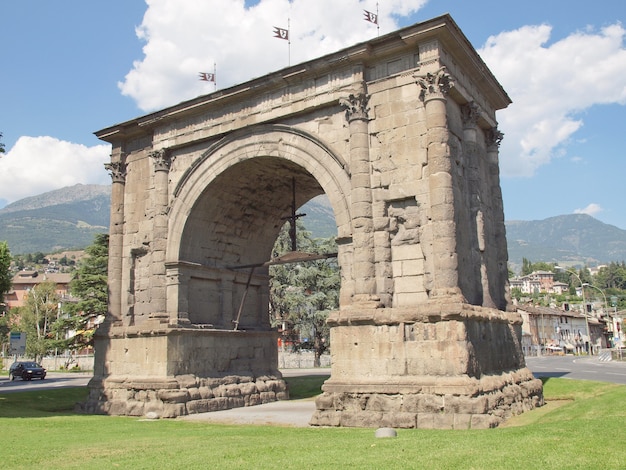 Arco de agosto Aosta