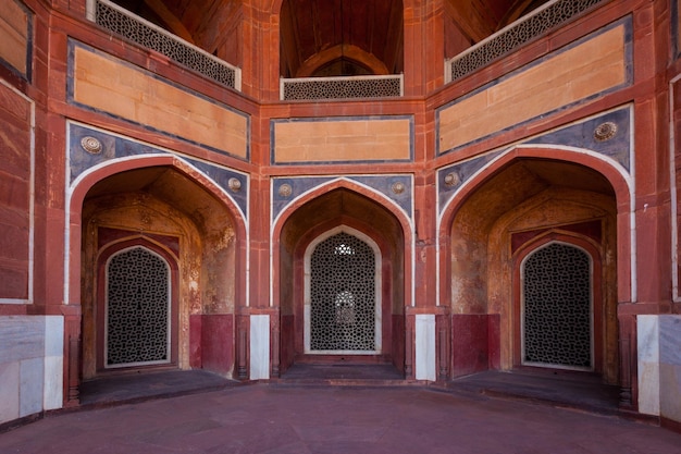 Arco com a janela de mármore esculpida estilo Mughal Túmulo de Humayun De