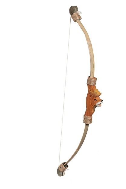 Arco de flecha. Arma de tiro con arco. Arco largo de madera para adultos y niños
