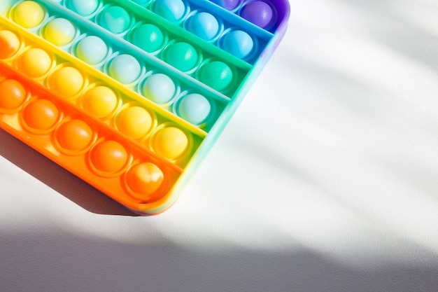 Arco-íris colorido anti-stress fidget push pop it brinquedos sensoriais para crianças
