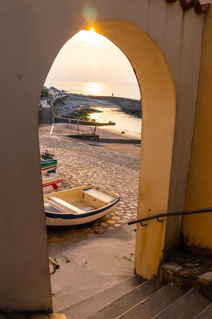 Arco junto al puerto pesquero de la localidad de Guethary en la provincia de Lapurdi País Vasco francés Departamento de PyreneesAtlantiques