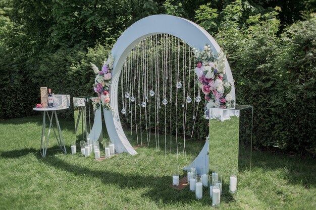 Arco de medio punto para la ceremonia de la boda