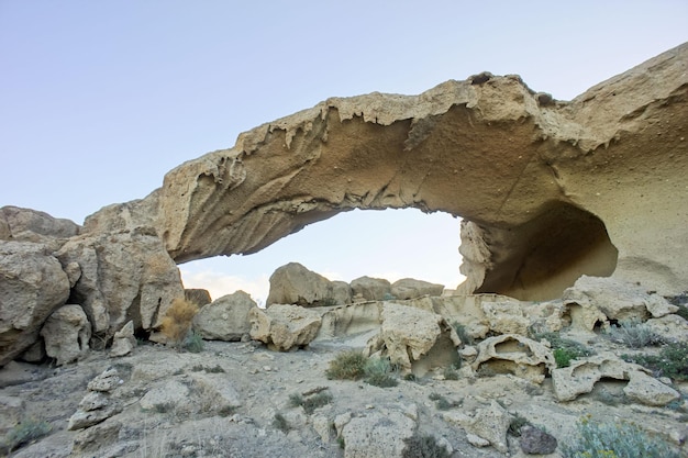 Foto arco natural en el desierto