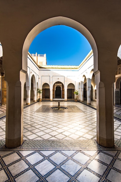 Arco que conduce al patio Bahia PalaceMarruecos