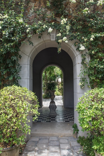 Arco tunne en el jardín