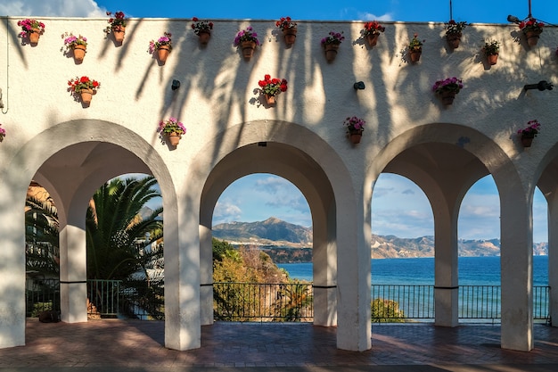 Arcos em mirante em nerja