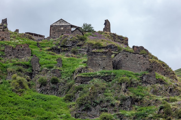 Ardoti, ein Dorf in Georgia, Shatili-Gemeinde, im historischen Upper Khevsureti, am linken Ufer des Flusses Andaki