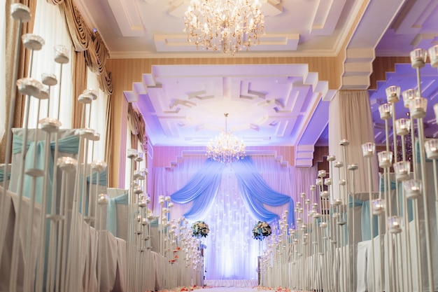 Área de ceremonia de boda, decoración de sillas de arco.