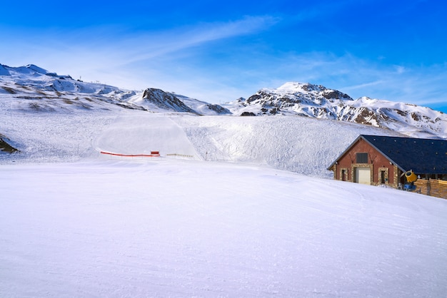 Área de esqui formigal em huesca pirinéus espanha