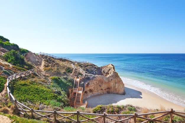 Área de recreação a pé até o mar. portugal.