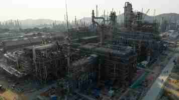 Foto Área de megaproyecto construcción de plantas industriales gran refinería de petróleo crudo fotografía aérea