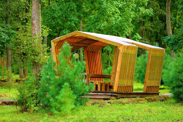 área de picnic hermosa glorieta para relajarse y barbacoa