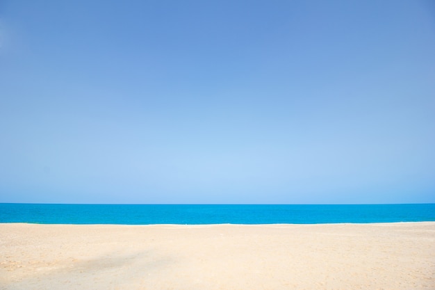 Arena en la playa en Tailandia