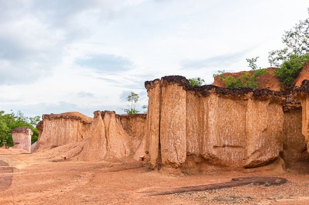 Foto areniscas erosionadas en tailandia