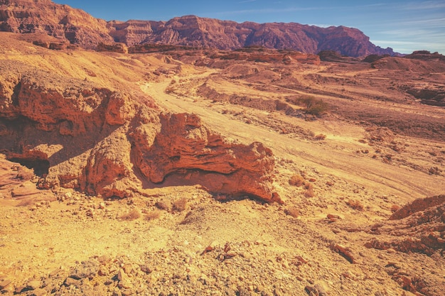 Arenito colorido das montanhas no deserto Timna Park Israel